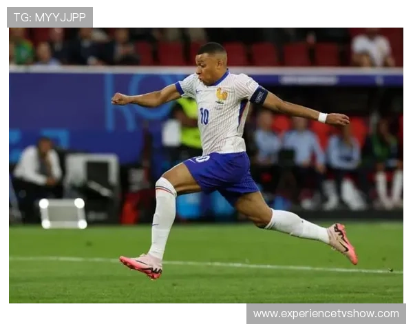 姆巴佩闪耀全场，巴黎圣日耳曼表现稳健，成功逆转取胜