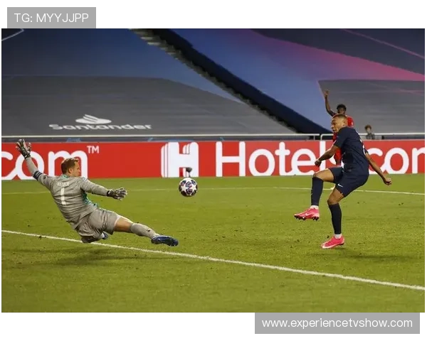 诺伊尔防守站位出色，助力球队实现零封对手的稳定表现