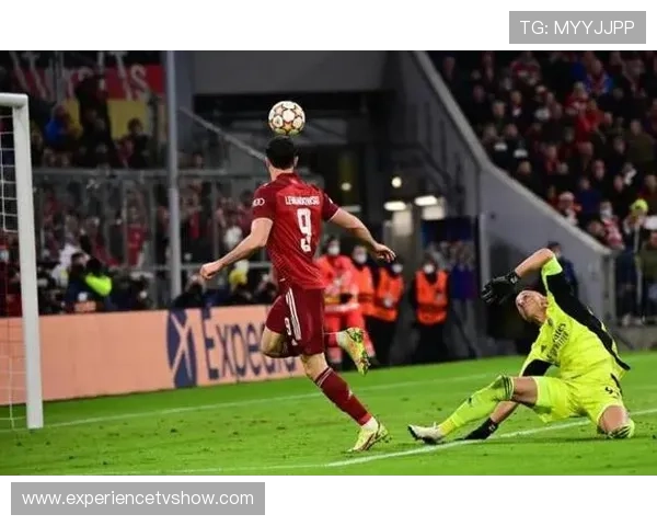 拜仁防守体系漏洞频出,持续稳定性问题对争冠形势产生影响 拜仁防守体系漏洞频出,持续稳定性问题对争冠形势产生影响