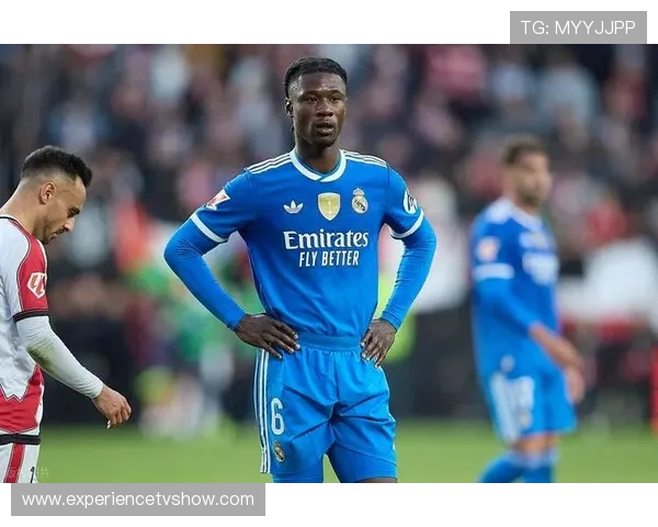 德容 vs 卡马文加：中场核心潜力差距在哪