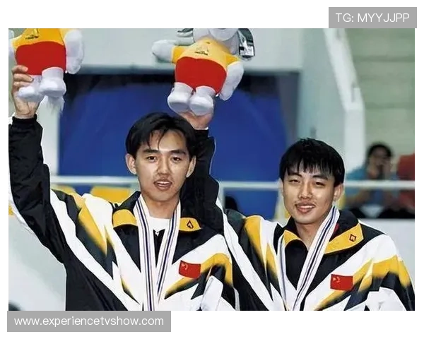 孔令辉当年赢球后去搓澡，搓出个世界冠军的派头