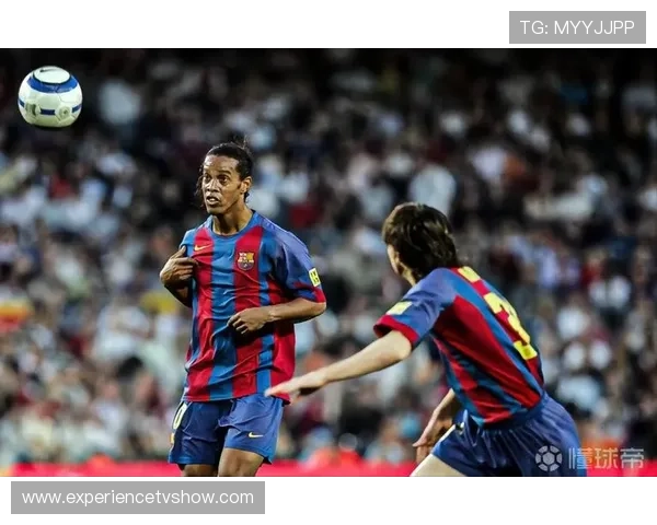 罗纳尔迪尼奥居然在晒家宅，每个角落都像影棚，谁还敢说他只是个球员？